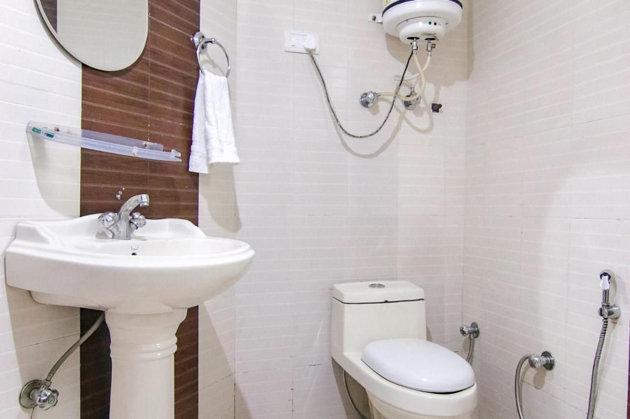 Fabhotel Rosewood Inn I 다람샬라 외부 사진